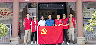 bwin必赢亚洲党支部丨“爱在一起，，，，，，卫爱而行”慰问环卫工人活动